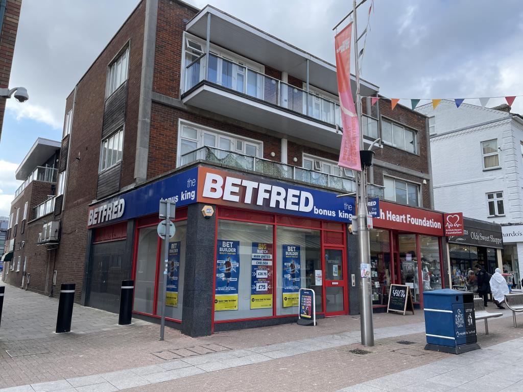 Lot: 115 - LONG LEASEHOLD HIGH STREET COMMERCIAL INVESTMENT - 